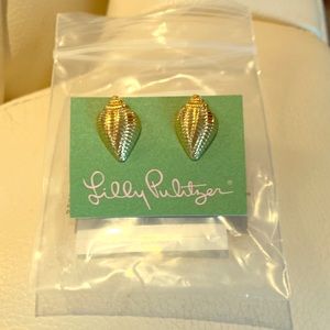 Lily Pulitzer Gold Shell earrings